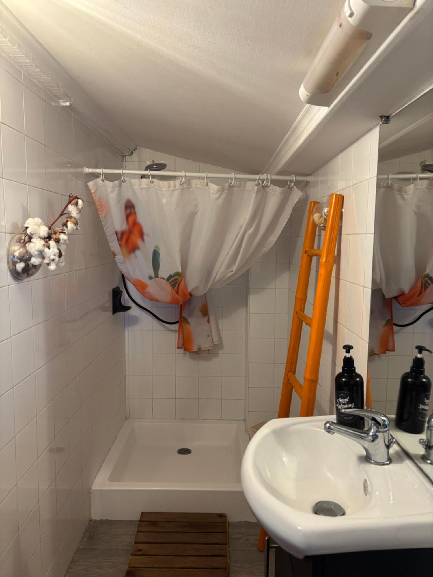 Studio Havre De Paix Au Pont Du Gard Piscine Et Jacuzzi Chez Valerie Payre Vers-Pont-du-Gard Eksteriør billede